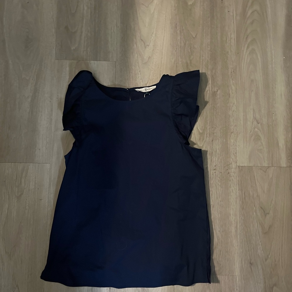 NWT Navy sleeveless top Michelle and McDowell small
